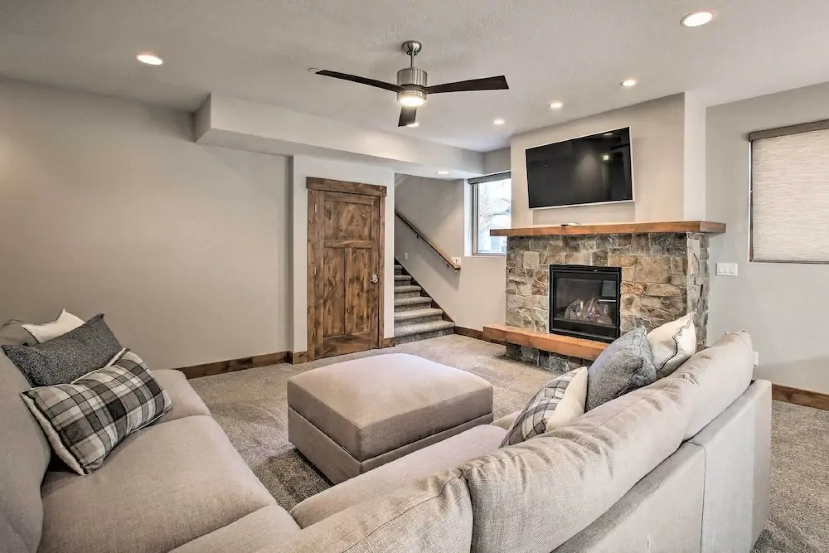 Modern Townhome w/ Mtn Views < 7 Mi to Ski Resorts