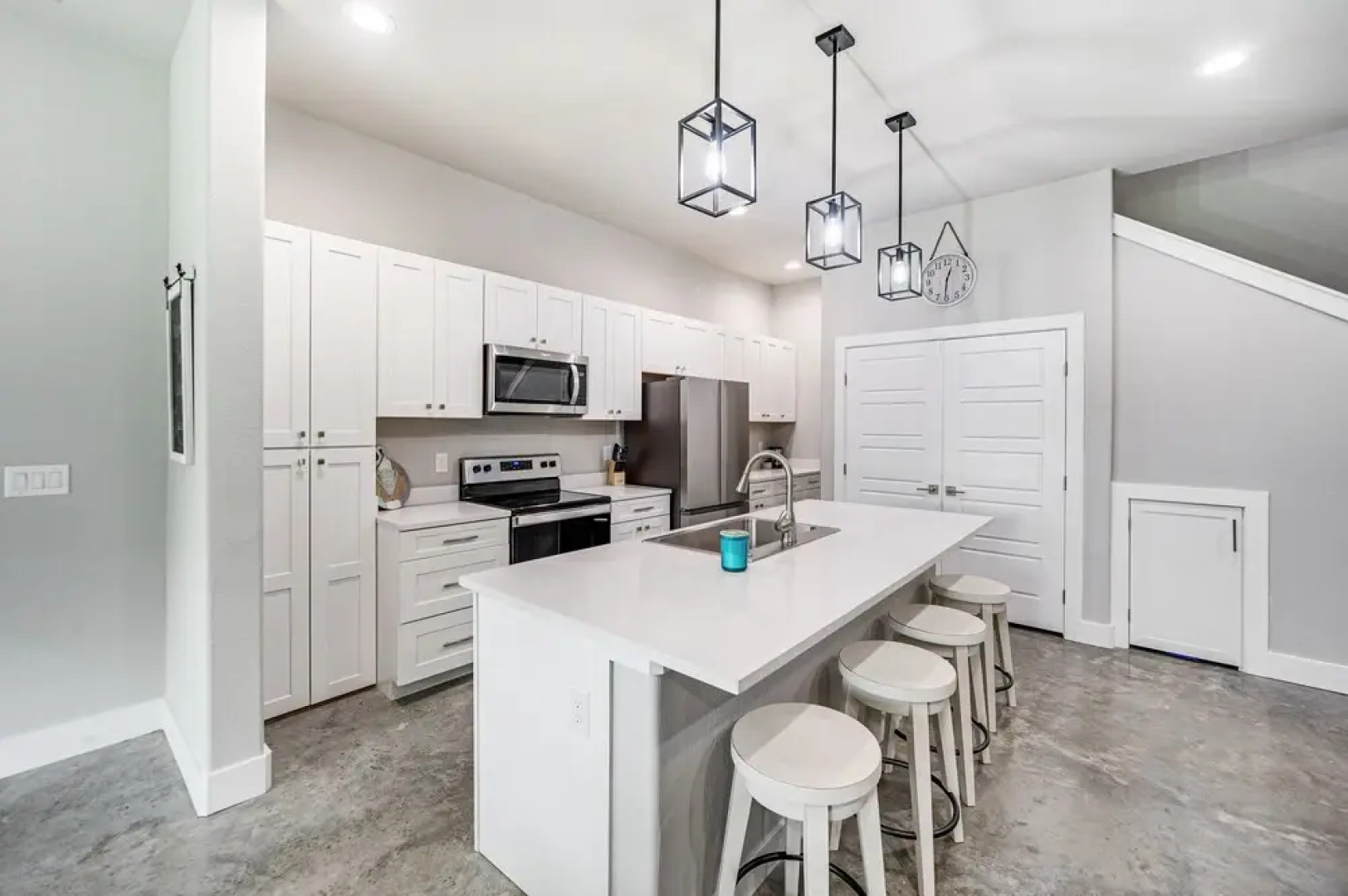 Canyon Lake Home W/ Private Deck: 5 Mi To Marina!