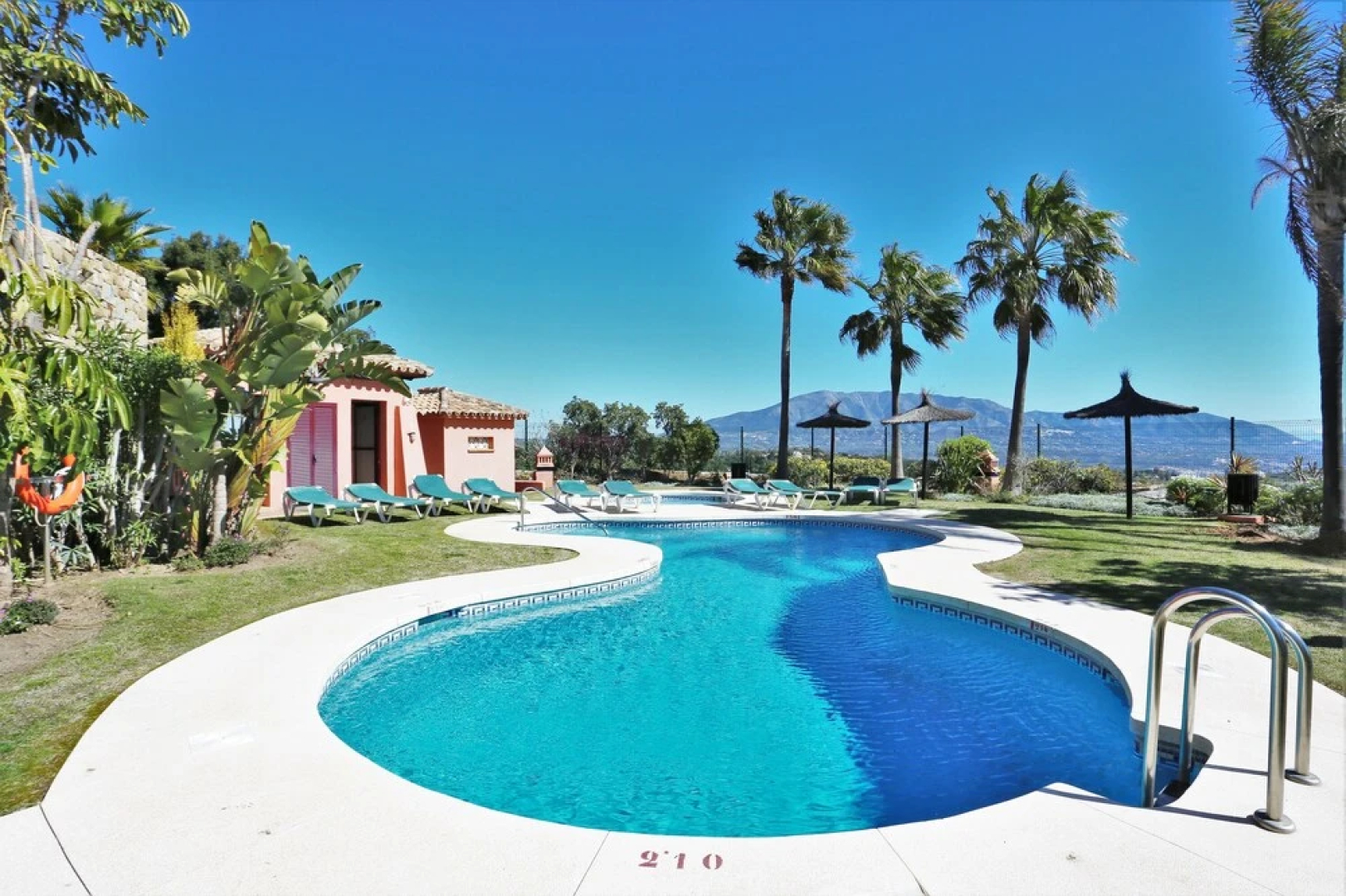 2 Bed Apartment with Mountain and Sea Views VDS33