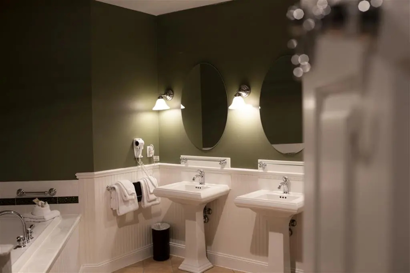 Longfellows Inn and Restaurant