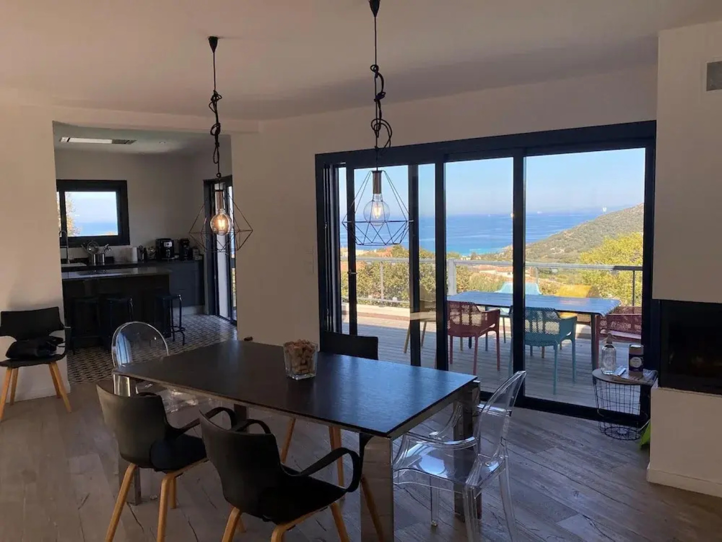 Beautiful Villa With Pool and sea View