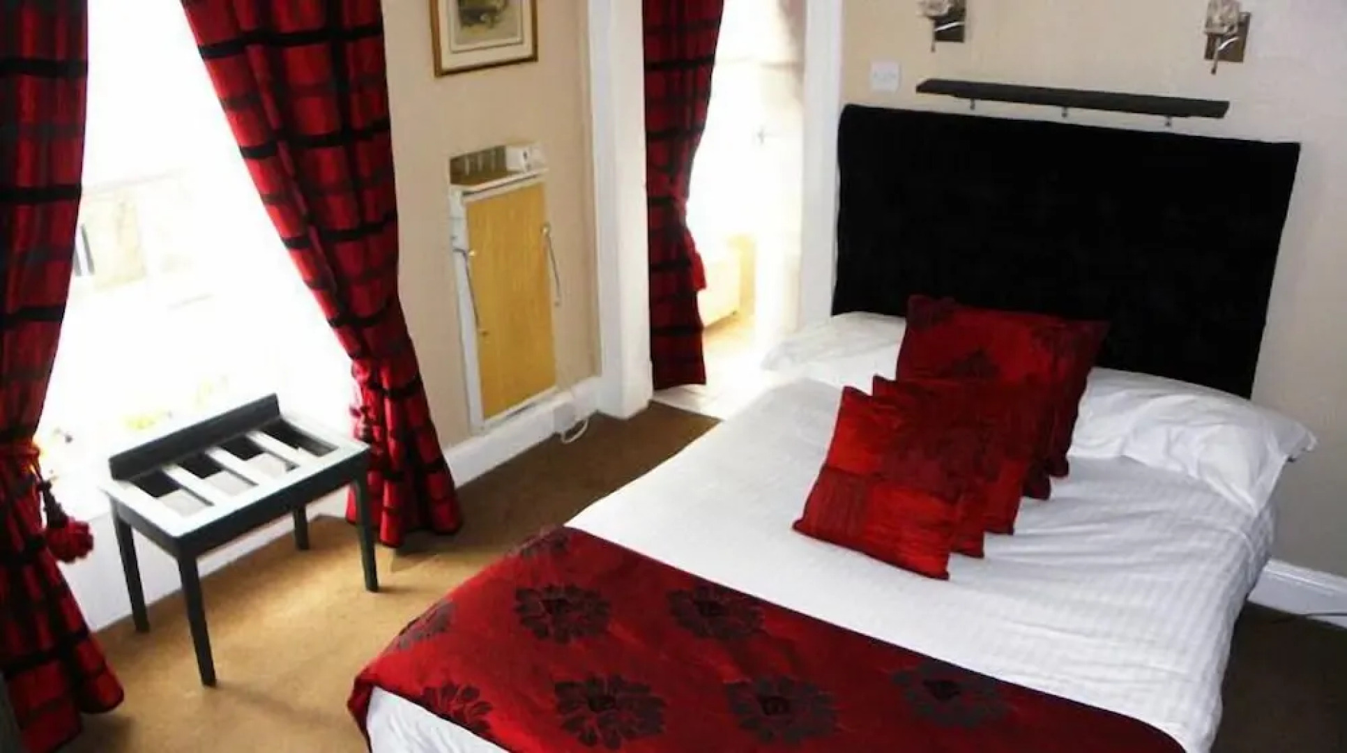 The Original Rosslyn Hotel