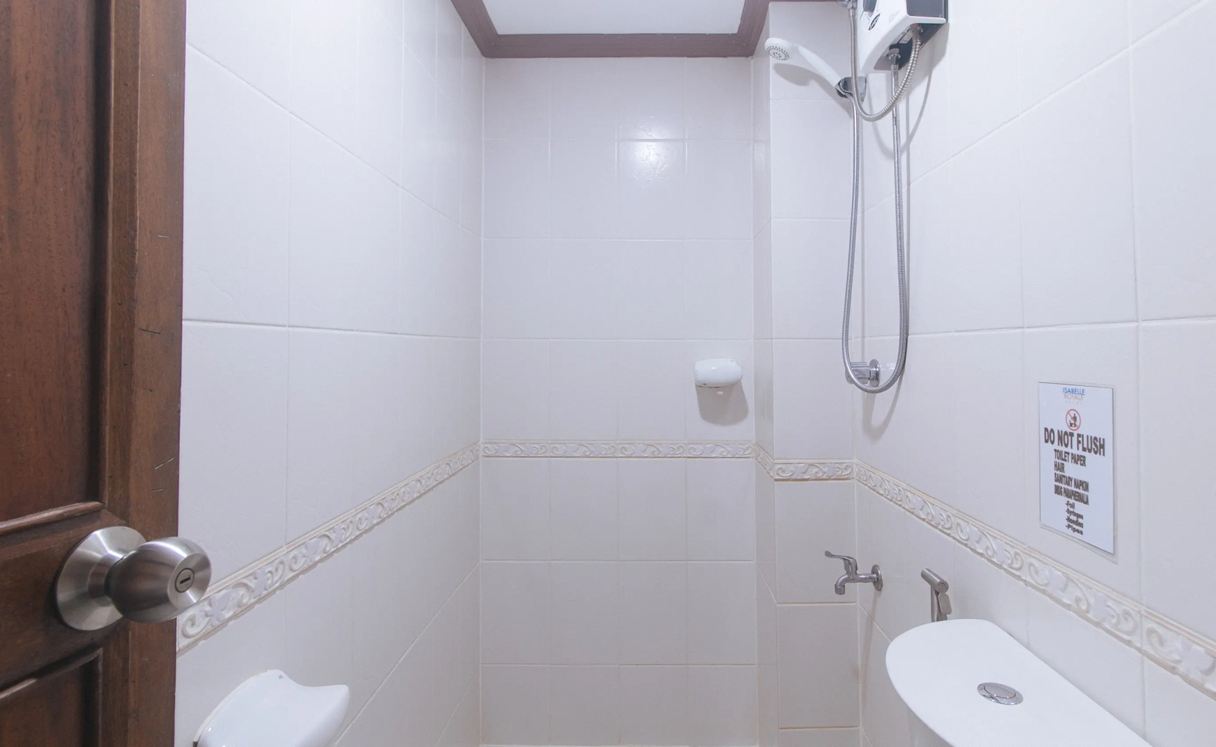 RedDoorz @ Moonwalk Paranaque