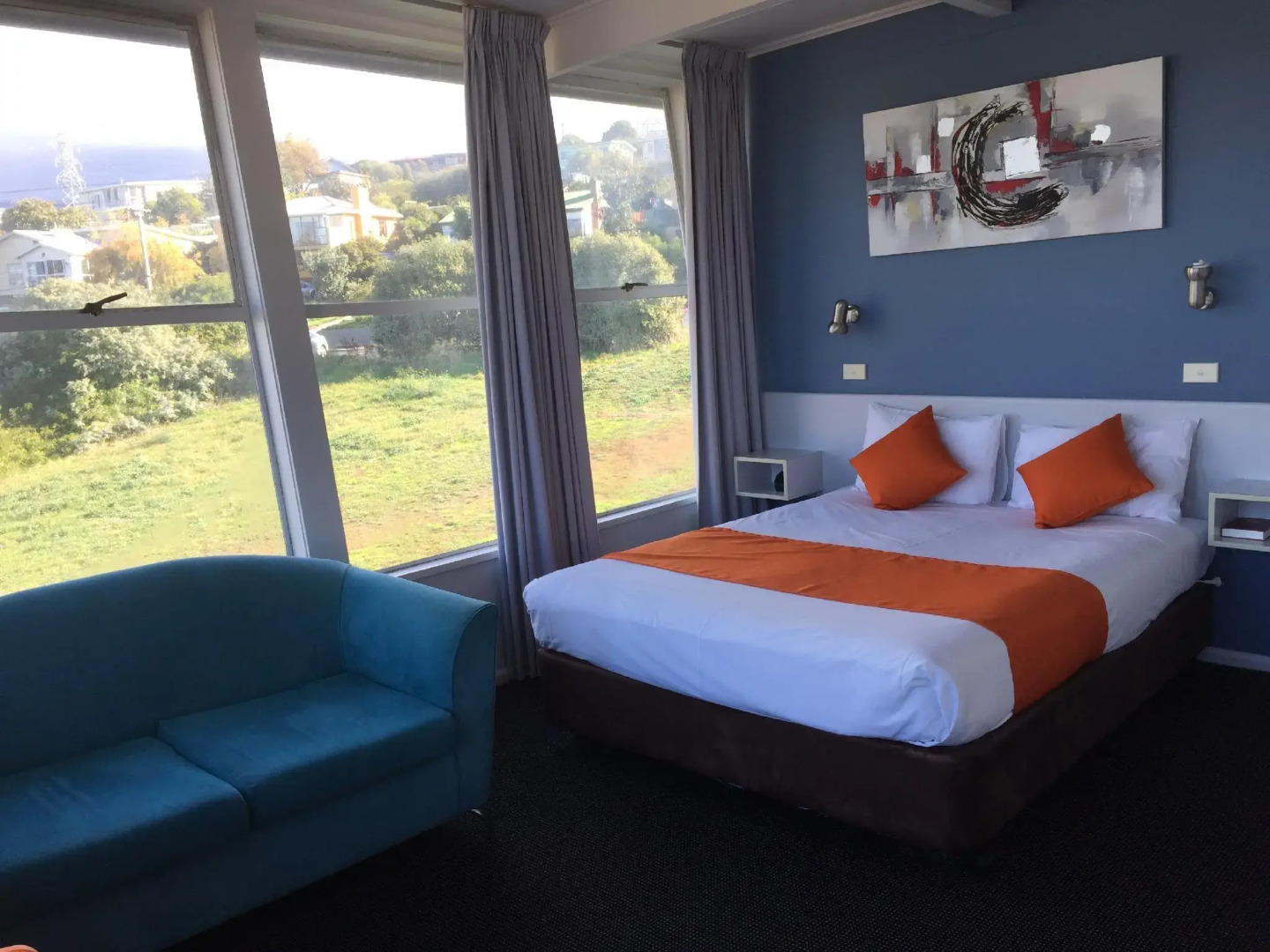 Waterfront Lodge Motel