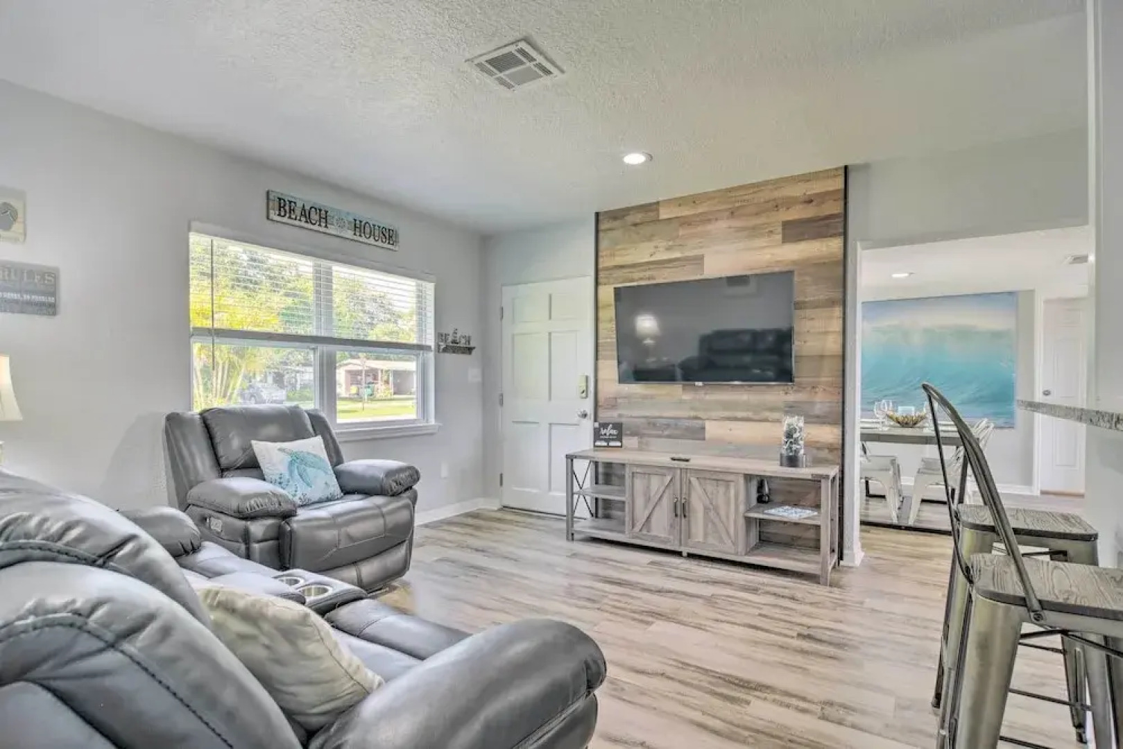 Sunny Seminole Home: Grill, Fire Pit & Fenced Yard