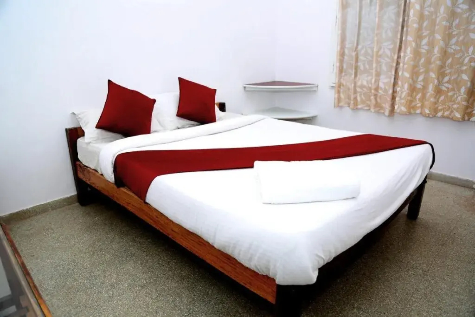 La Flora Beverly Hill Resort