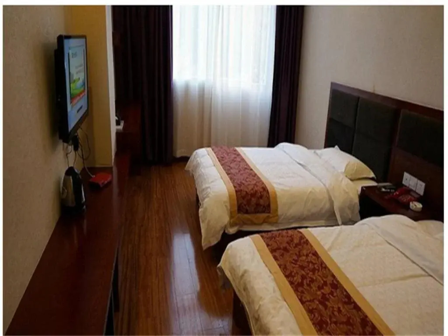Zhongxiang Tianyue Business Hotel