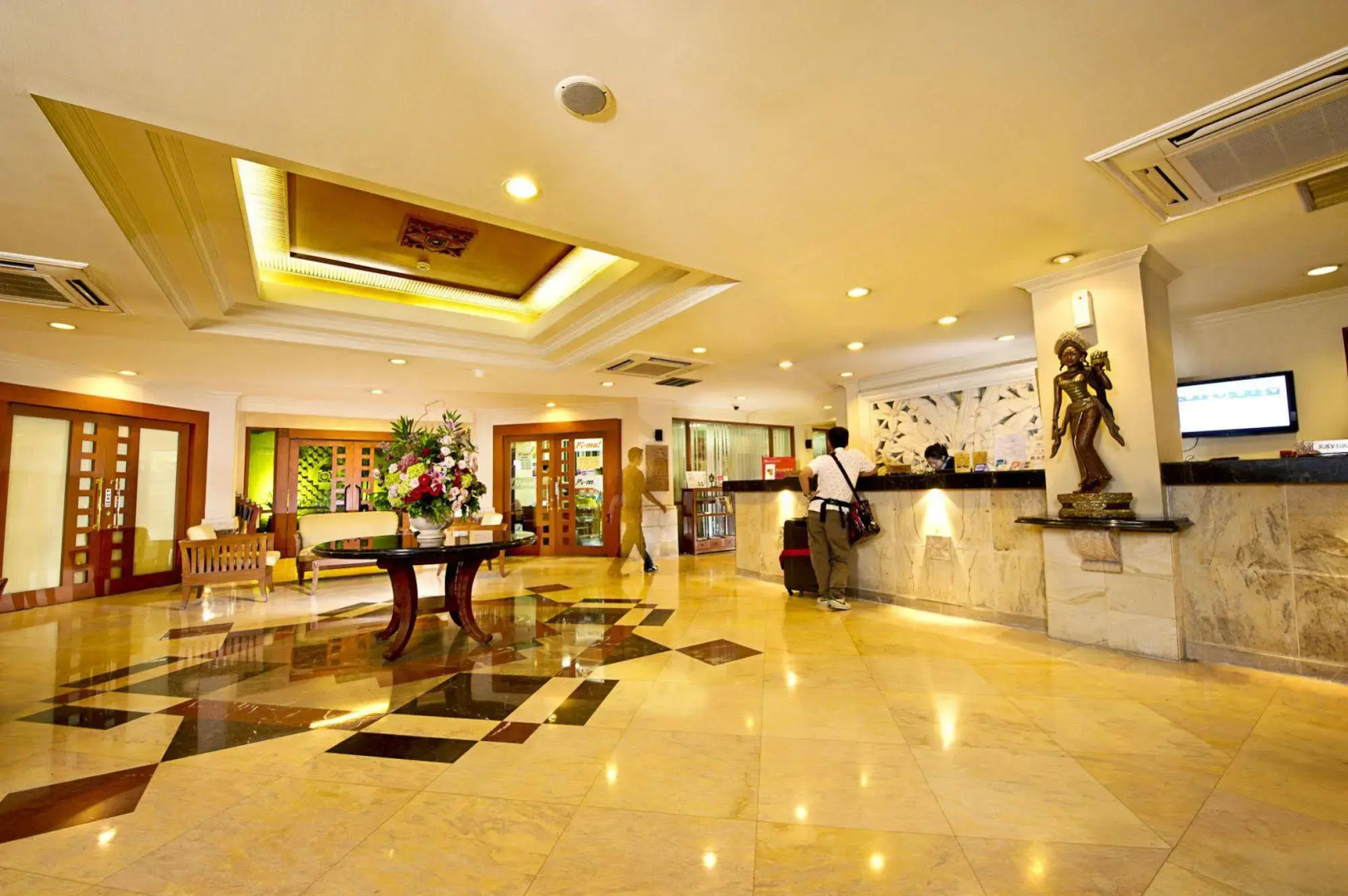 Puri KIIC Golf View Hotel