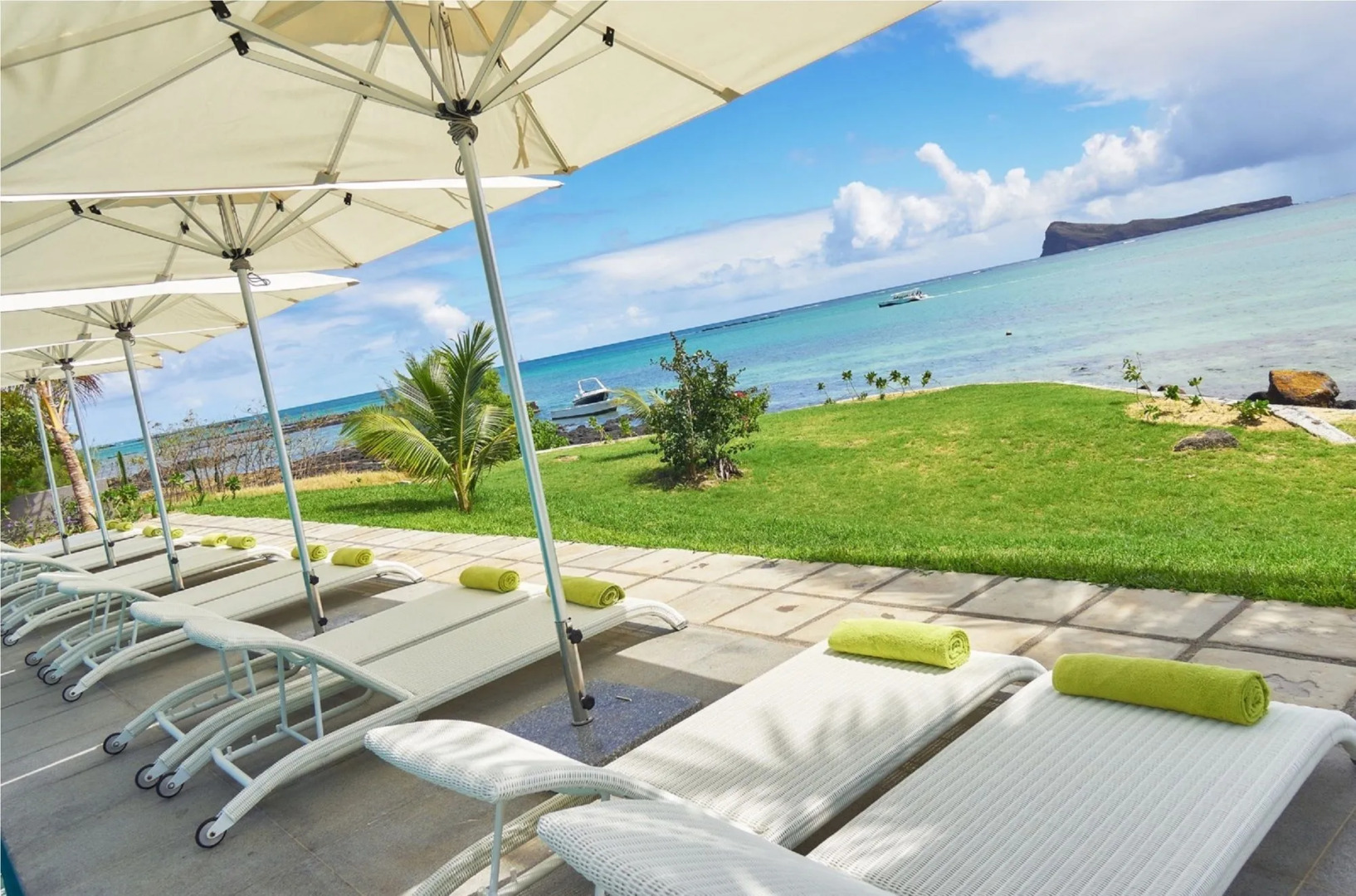 Myra Seafront Suites with Lov