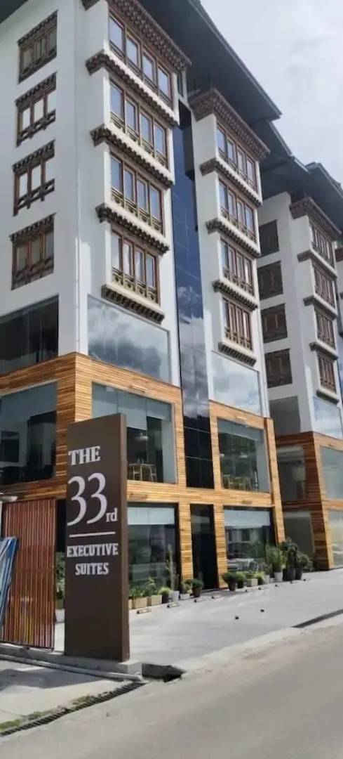 The 33rd Executive Suites