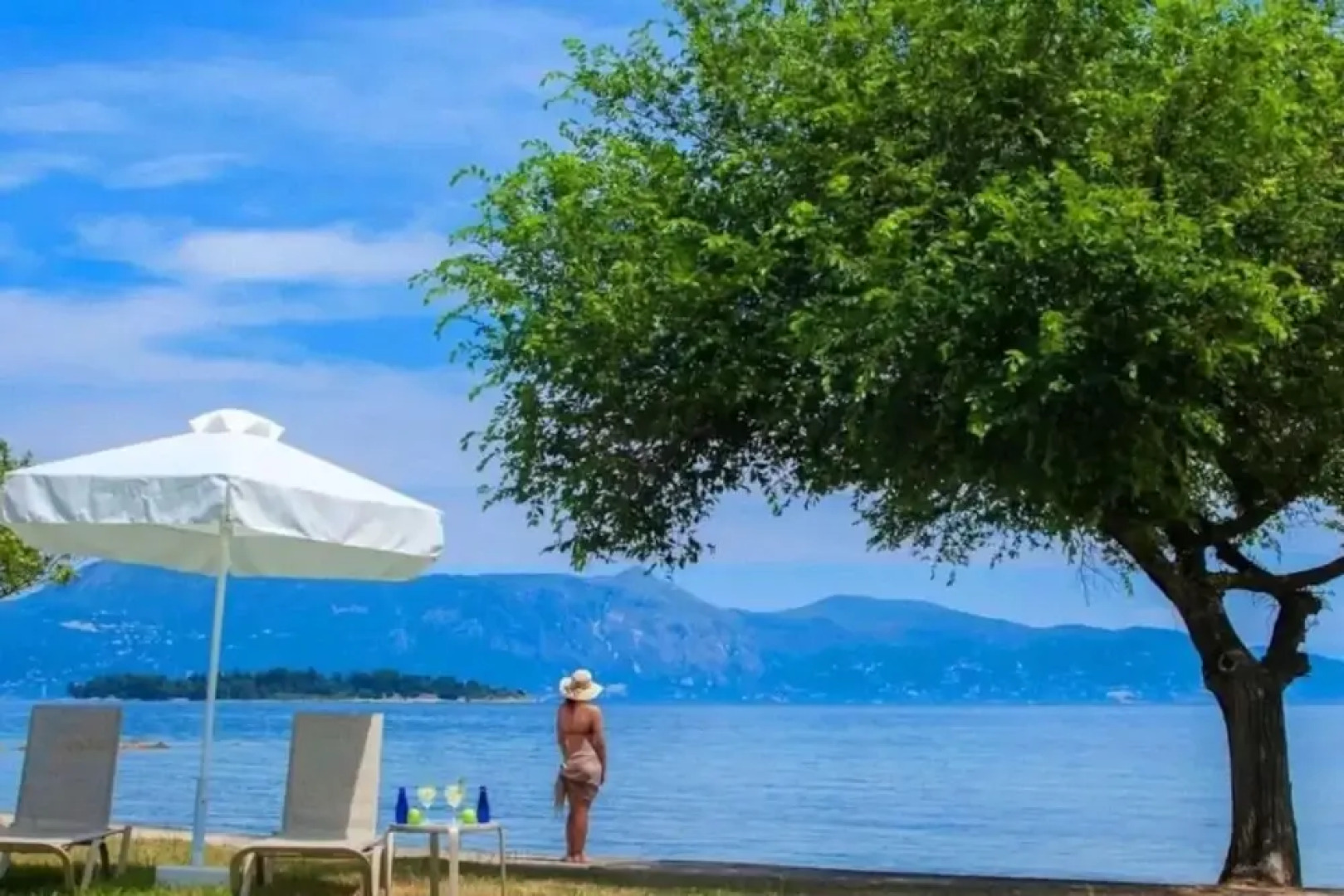 Riverside Villa 8 Persons With Access to the sea