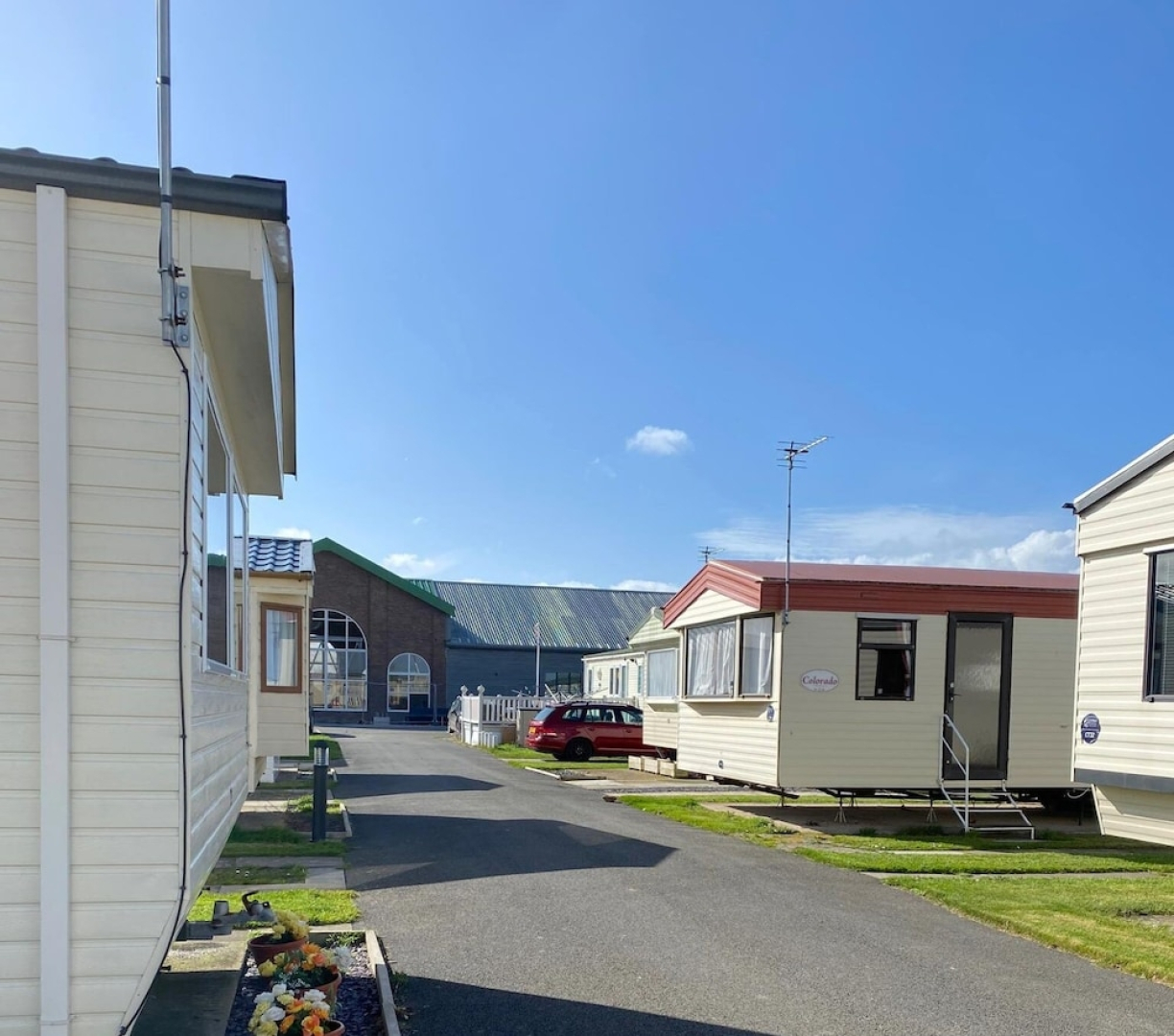 Caravan With Decking at Lyons Robinhood