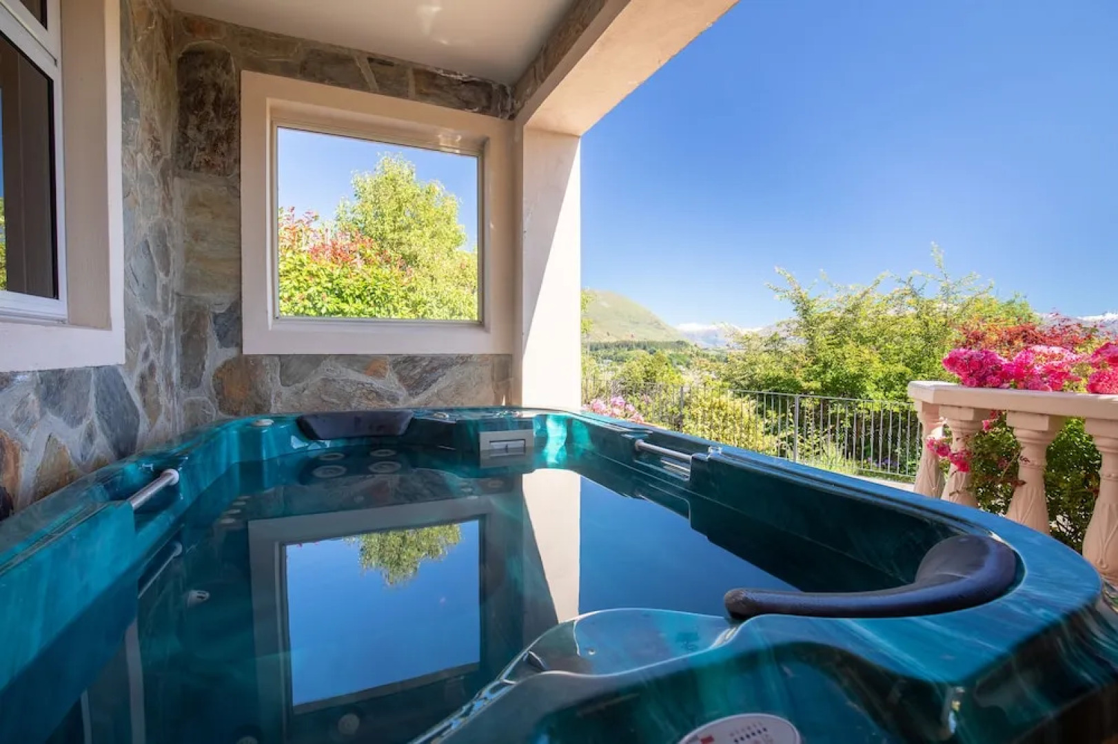 The Manor - Wanaka Unlocked