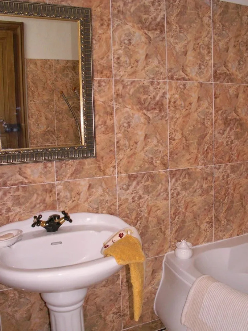 Château de la Court d'Aron