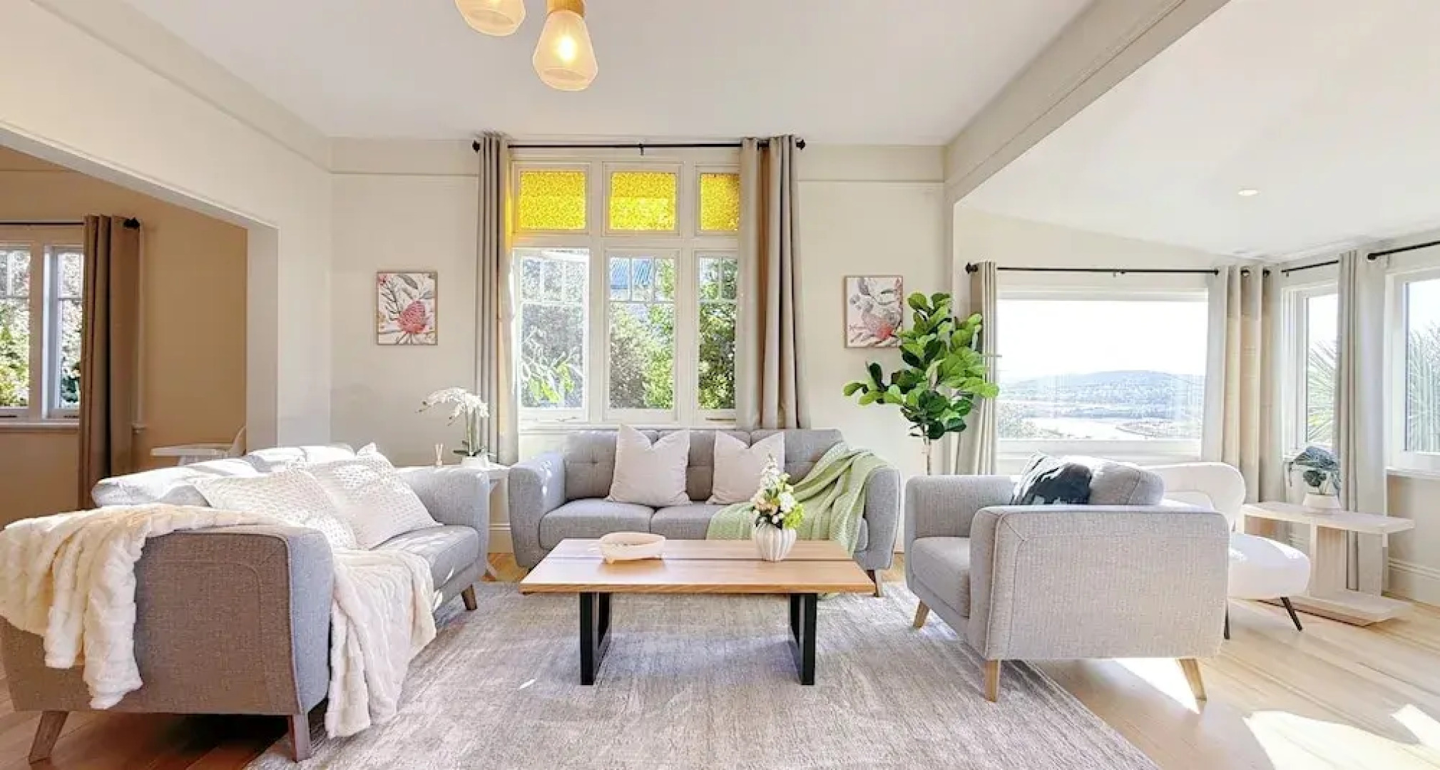 StayAU 2BR Home w/ Stunning Views in Tasmania