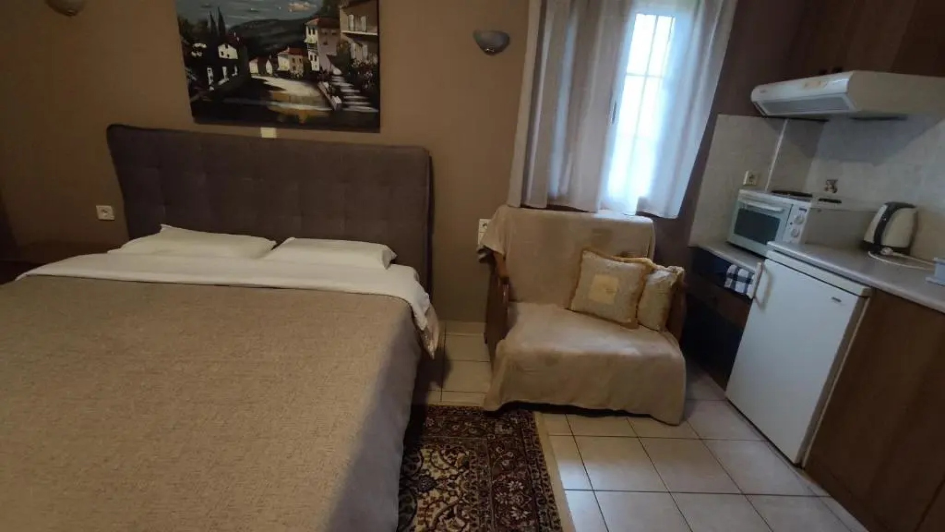 Zisis Garden Studios