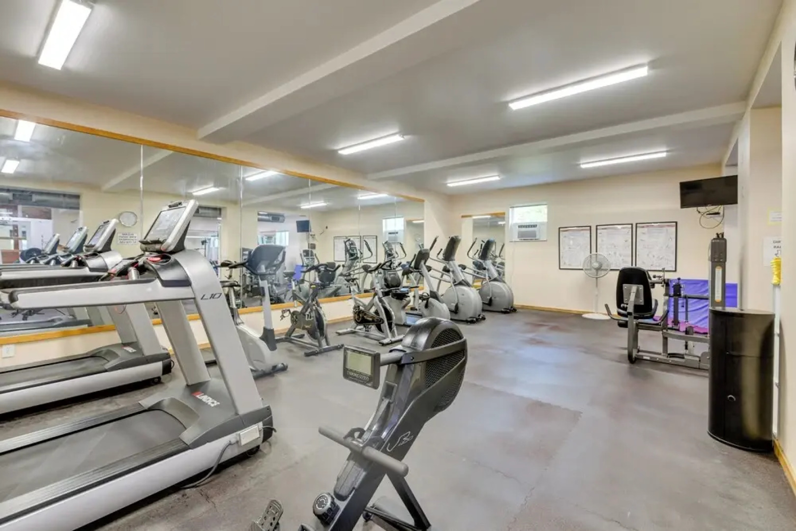 All-season Warren Condo Near Sugarbush Resort!