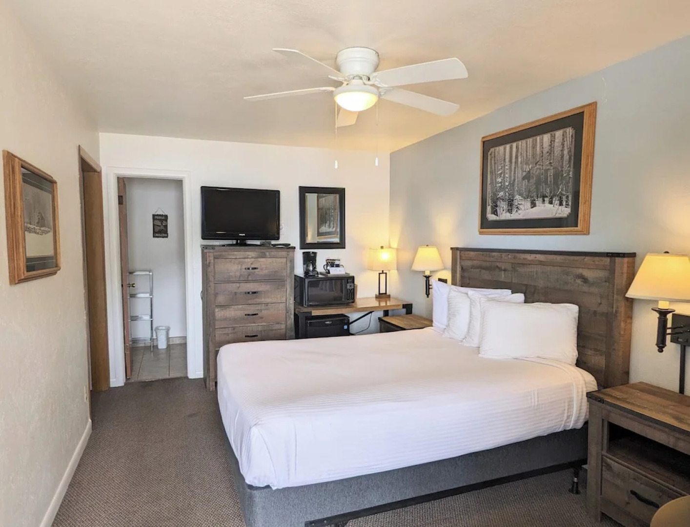 Western Riviera Lakeside Lodging