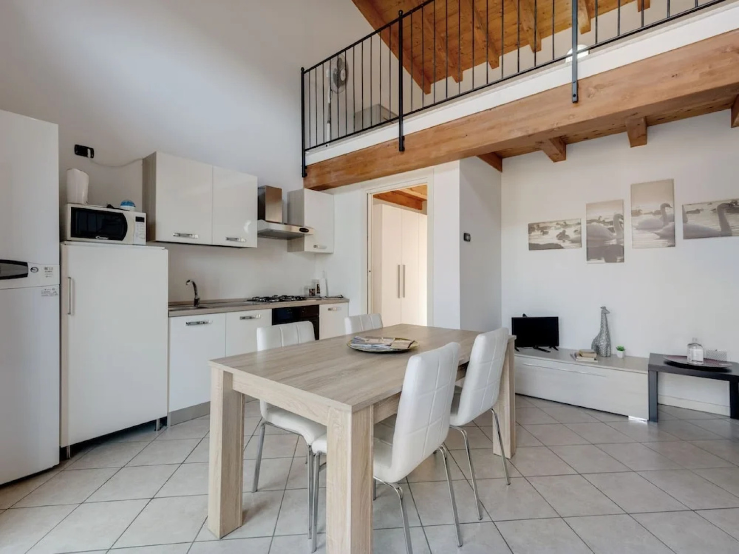 Lake-view Apartment in Silviano With Terrace and Garden