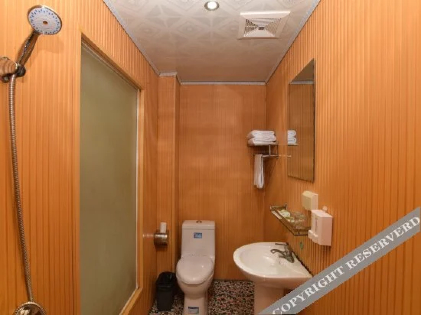 Yahong Business Hotel