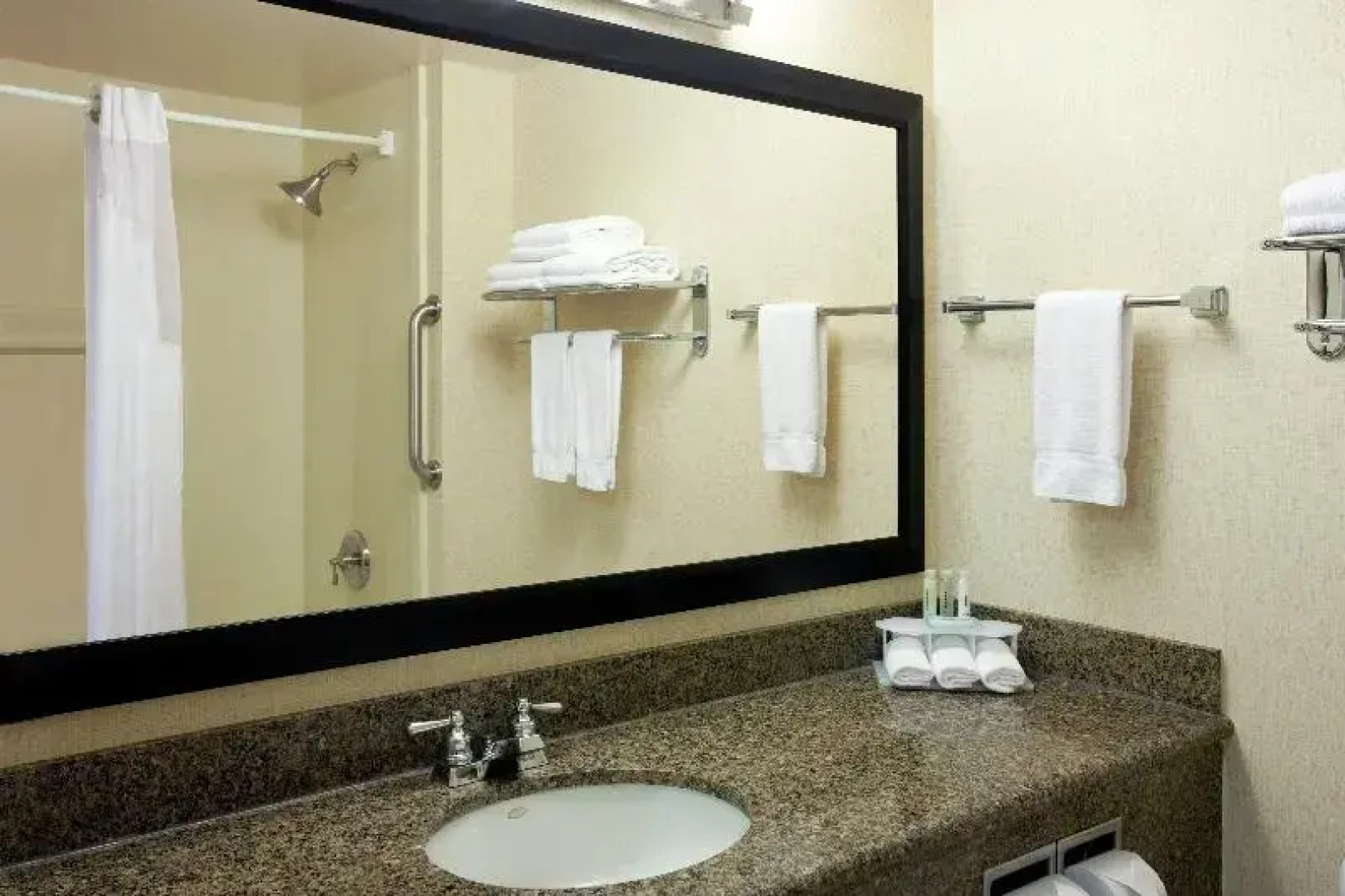 Holiday Inn Express & Suites San Francisco North