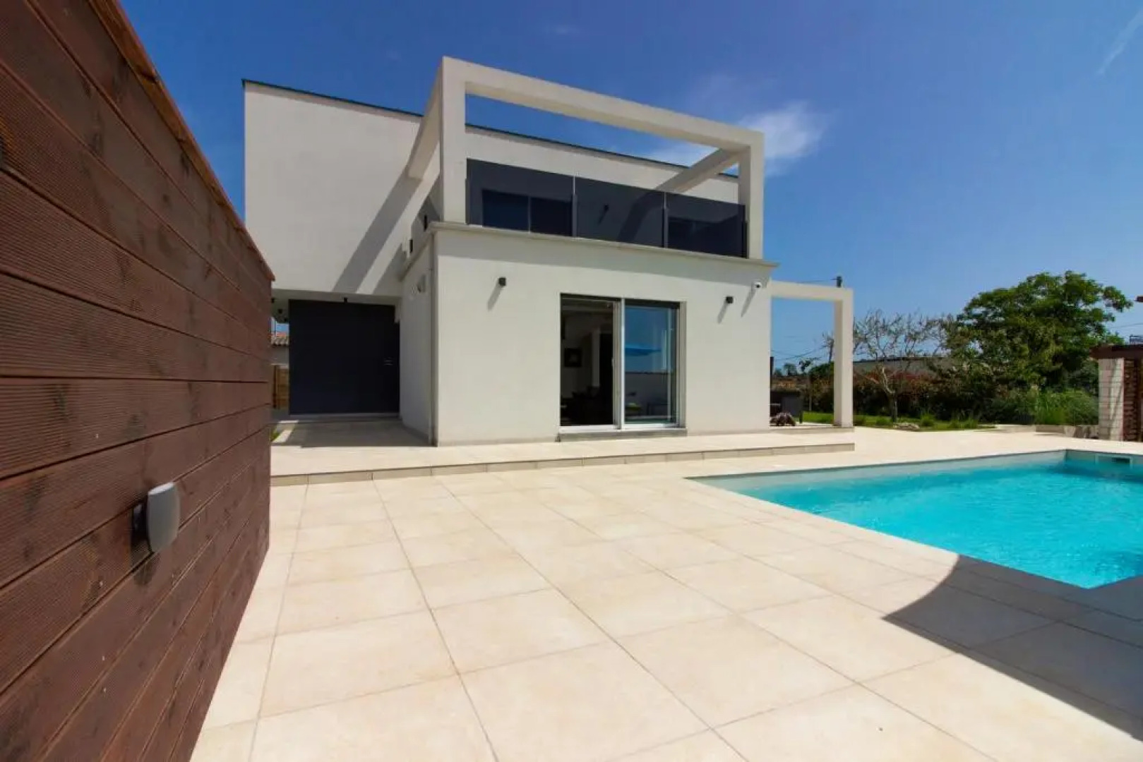 Modern villa Nerina with private pool near Pula