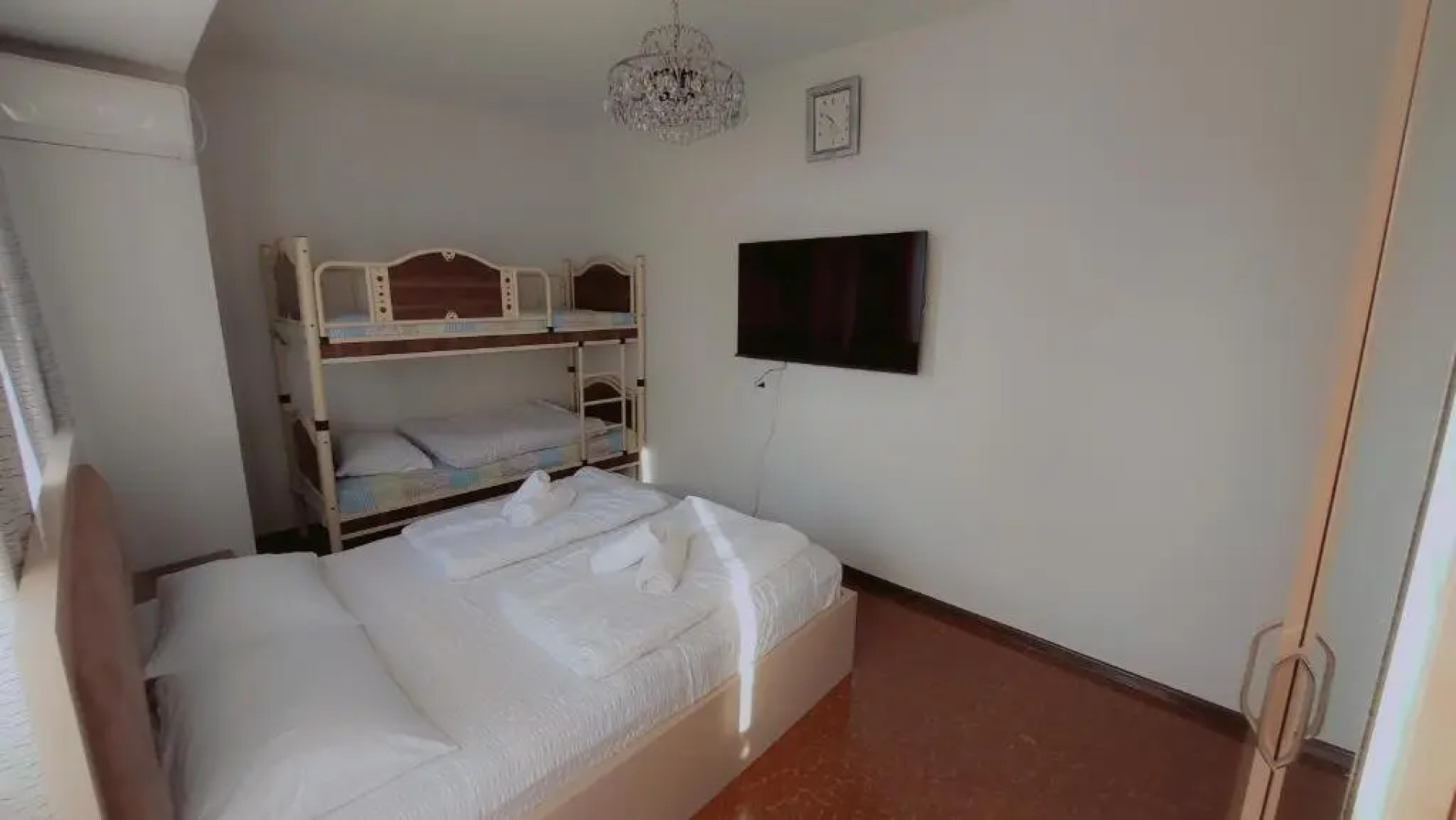 On Khimshiashvili Apartment