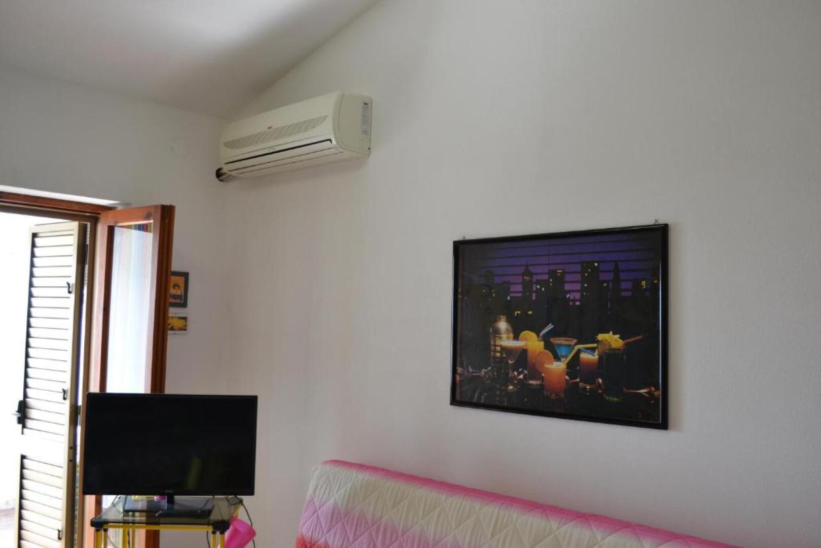 Mary&Kate's green house