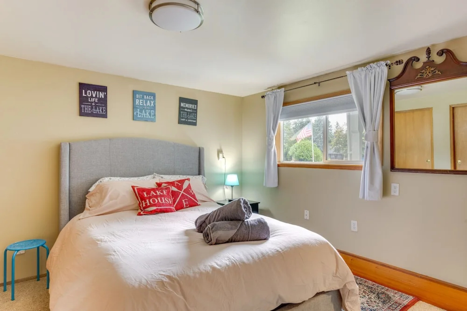 Spacious Apartment on Lake Sawyer w/ Fireplace!