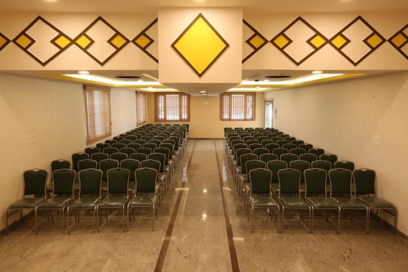 Kyriad Prestige Mayapuri Amira