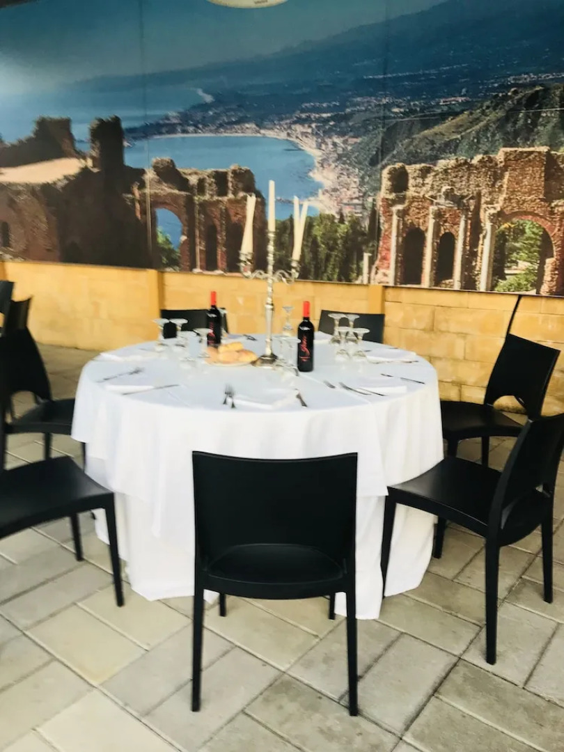 Holiday House & Events With Private Pool in the Center of Sicily