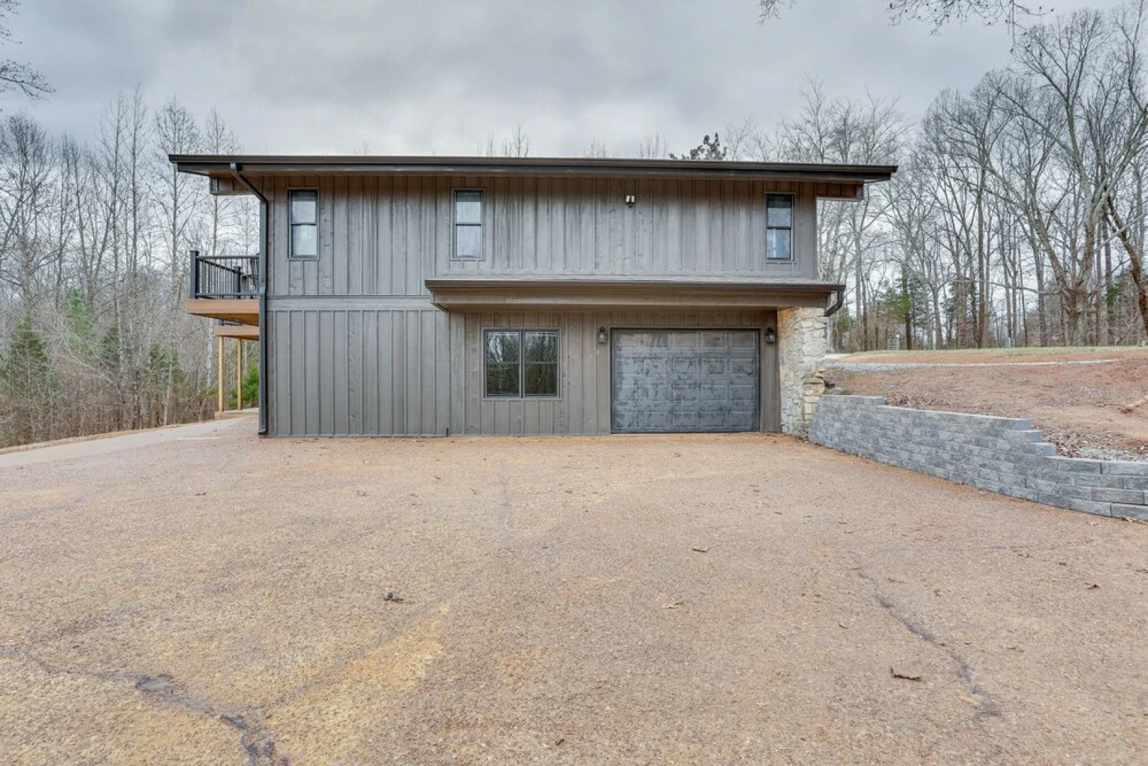 'the Duck Farm' Sugar Tree Hideaway w/ Yard!