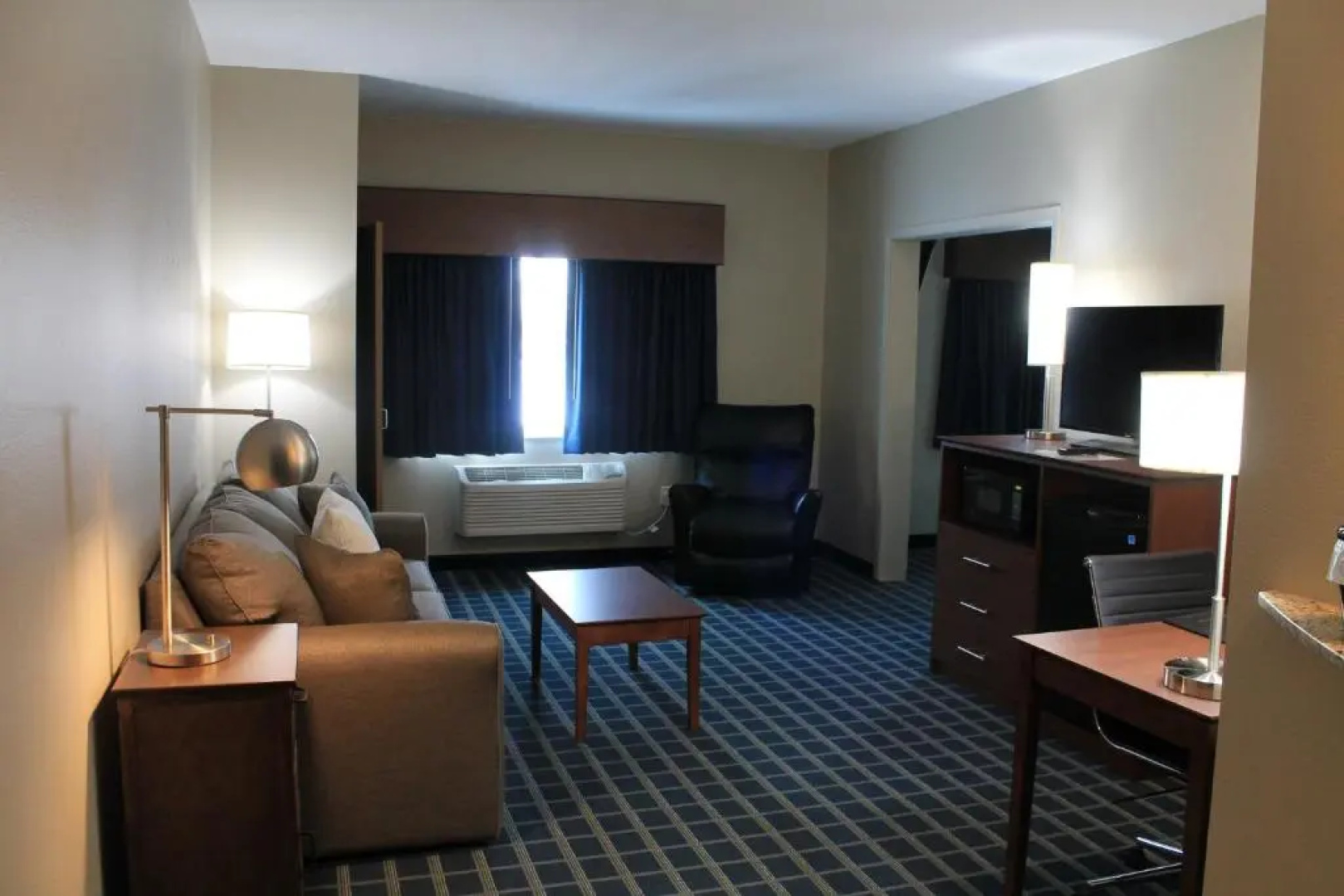 Brookstone Lodge & Suites