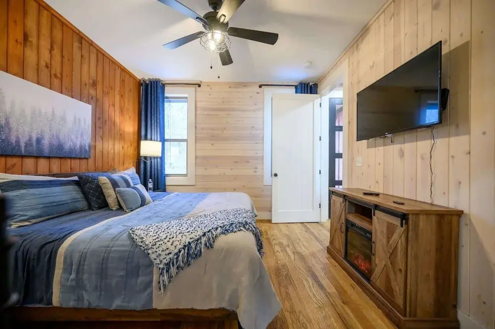 Stardust Hollow Cabin for 14