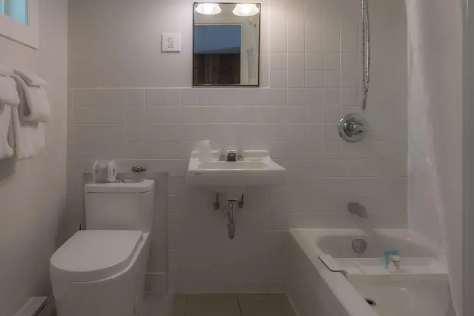 Barefoot Villas Room 1 Redwood