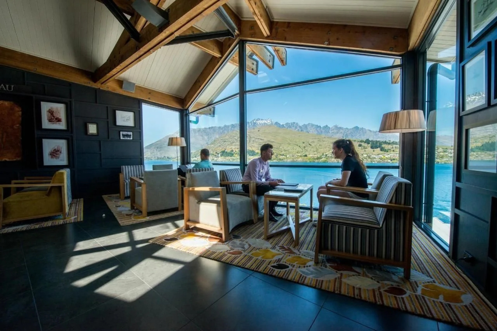 The Rees Hotel, Luxury Apartments & Lakeside Residences