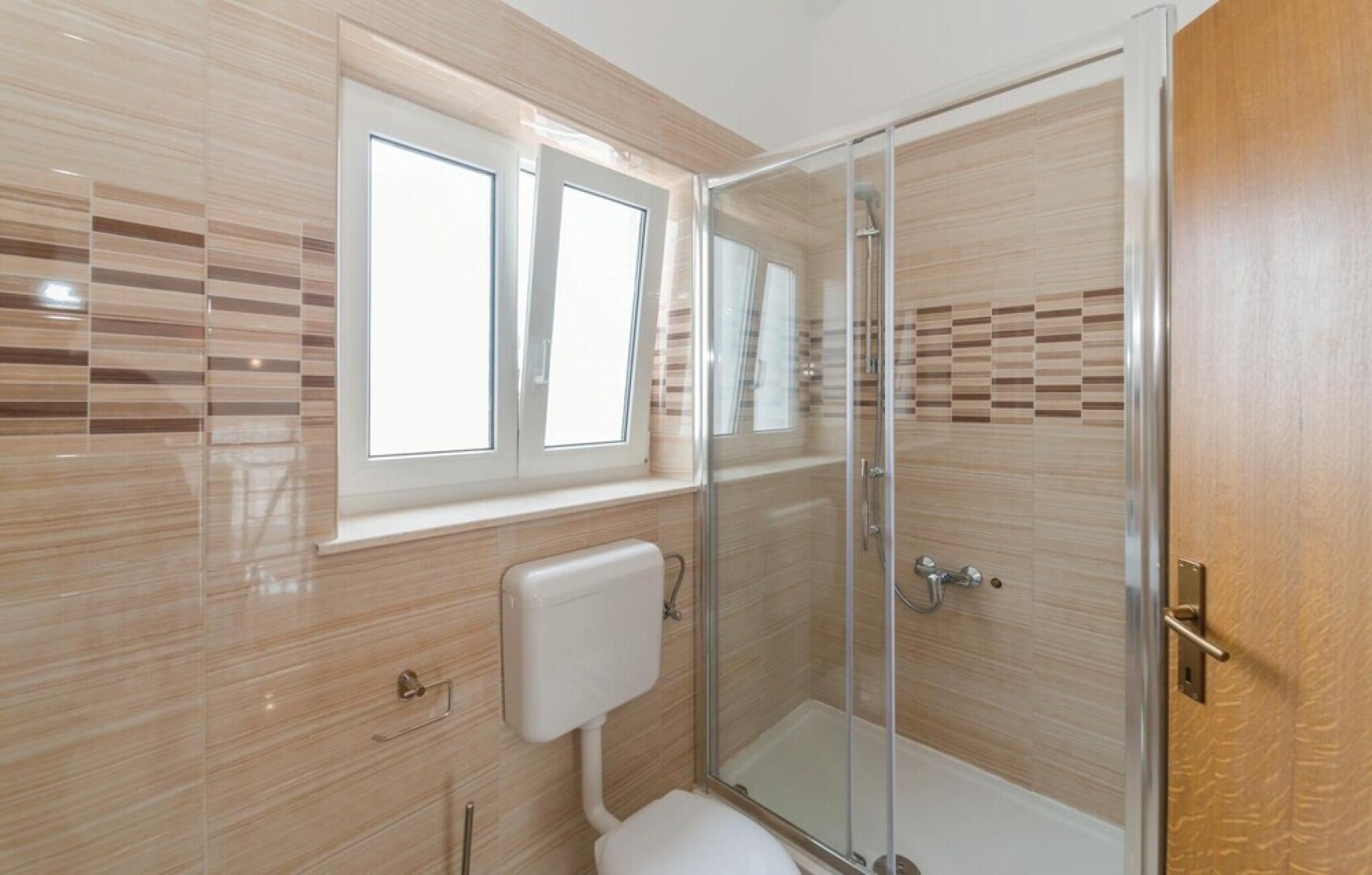 Stunning Home in Brodarica With Jacuzzi, Wifi and 4 Bedrooms