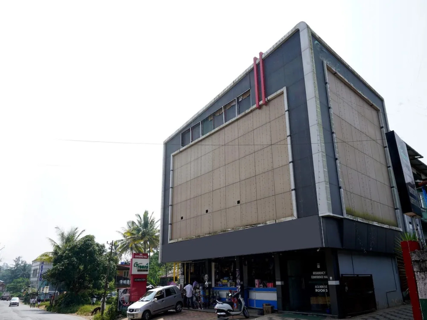 OYO 4678 Greens Residency