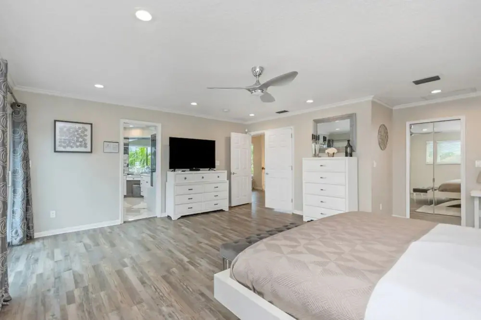 Azule - Waterfront Villa With Private Dock