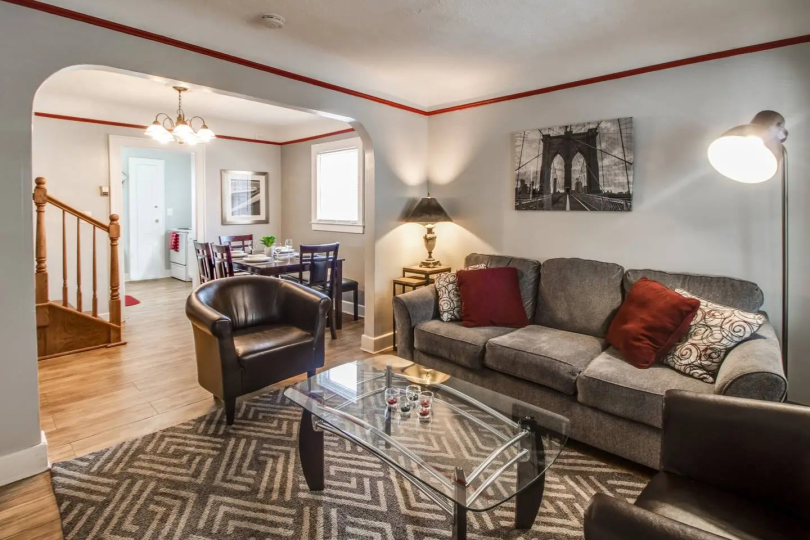 AutoManiac spot in the heart of Pontiac/3 beds 2 baths