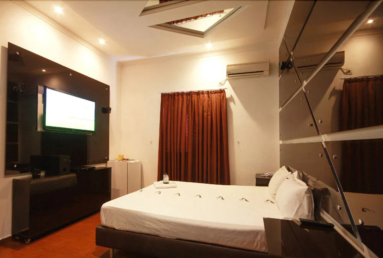 Illusion Motel - Adults Only