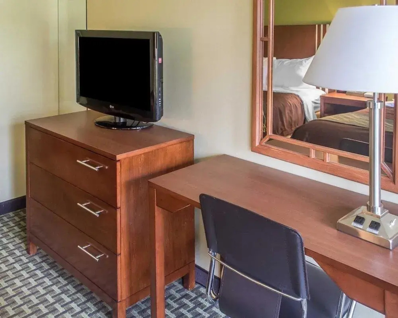 Days Inn By Wyndham Austintown