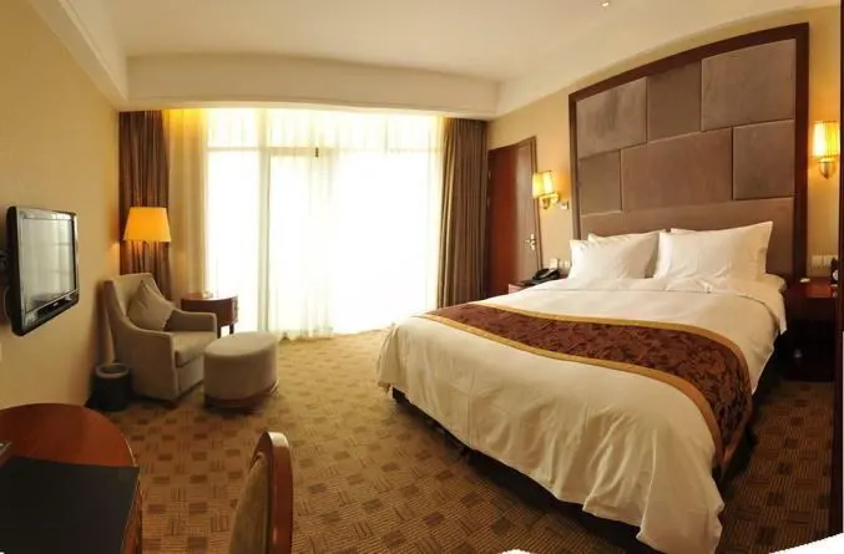 Tan Mu Lin Celebrity City Hotel