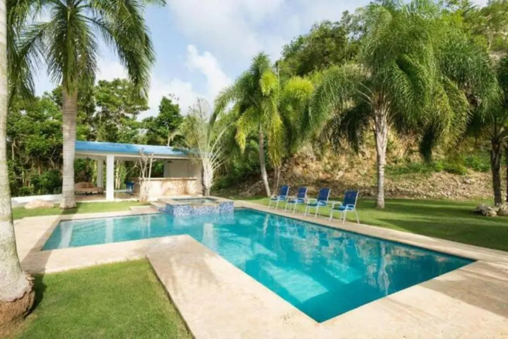 Manati World Point Inn