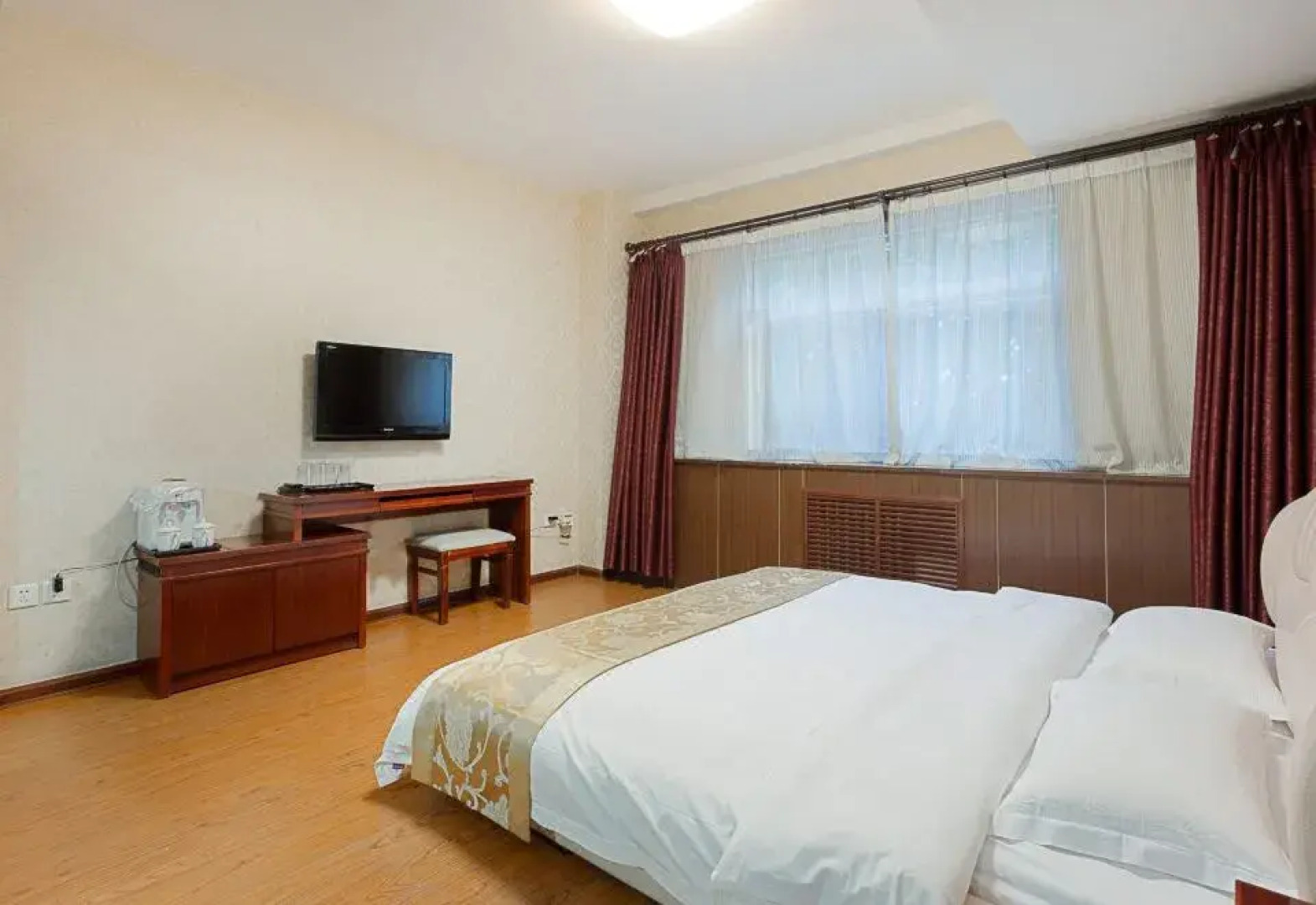 XinYuHaoHotel（formerlyOrientalPearlHotel）