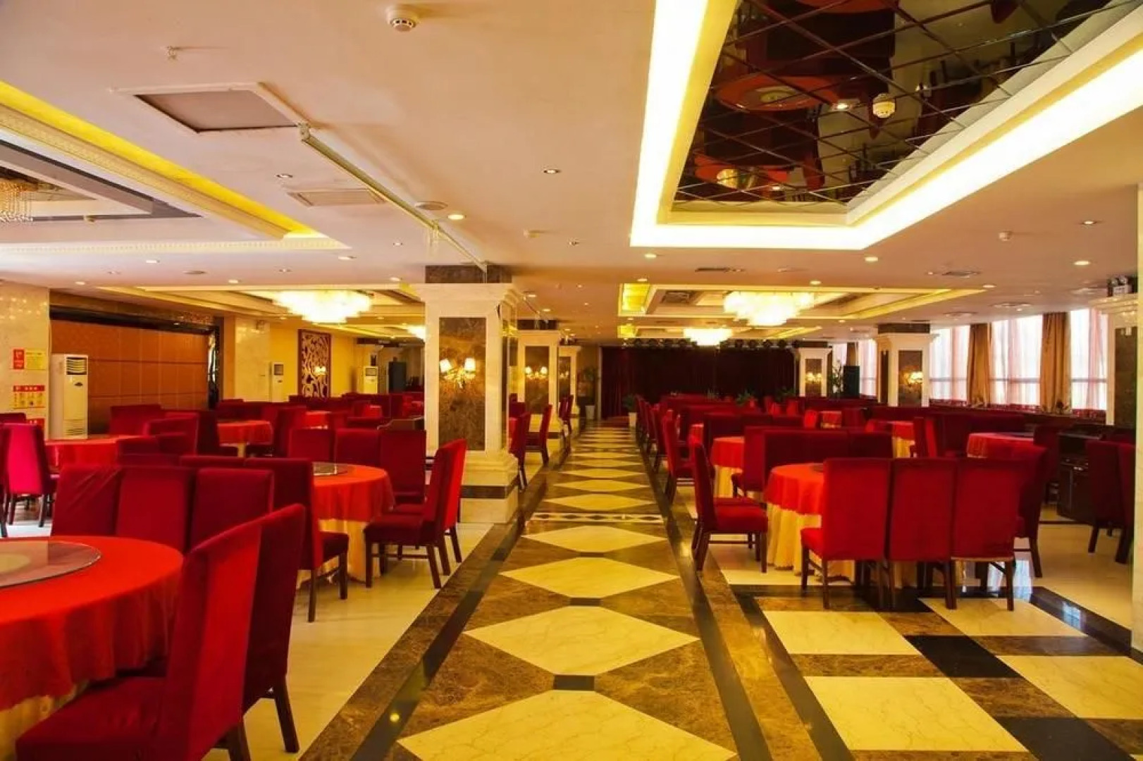 Hanbang Hotel (Hanzhong High-speed Railway Station Central Hospital)