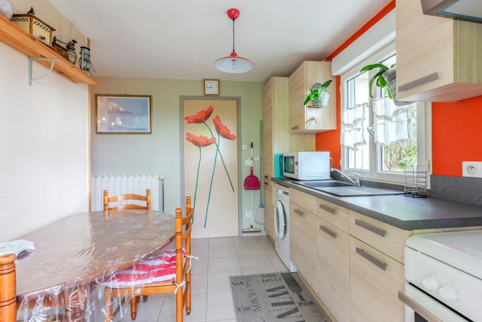 Apartment With one Bedroom in Mortagne-sur-gironde, With Furnished Gar