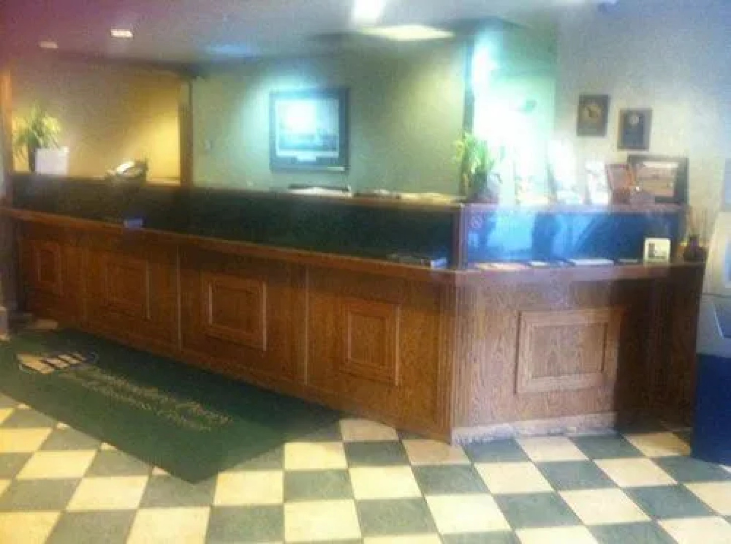 Commodore Perry Inn and Suites