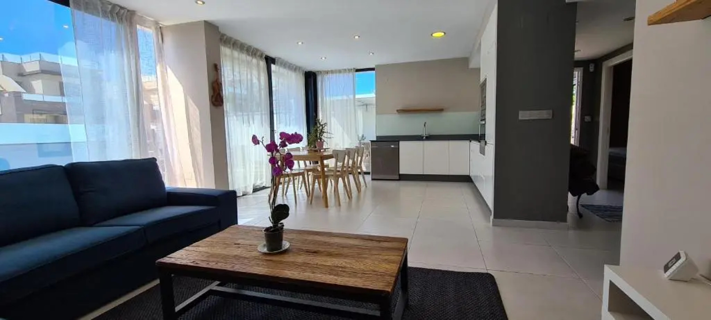 Lo Pagan Holiday House