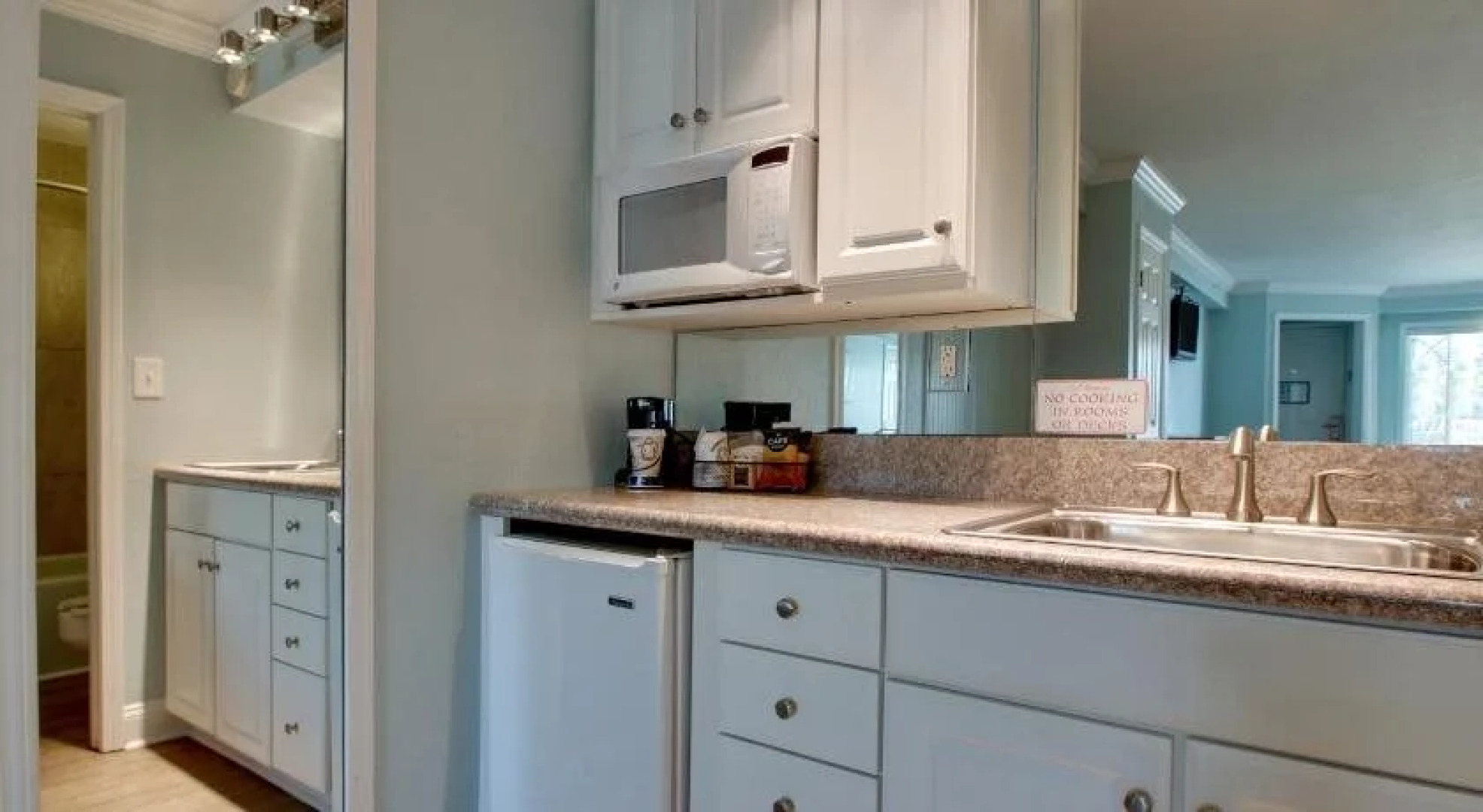 Islander Hotel & Resort